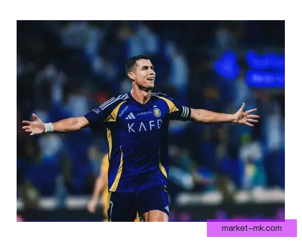 利雅得胜利官宣签下曼城核心后卫拉波尔特加盟球队