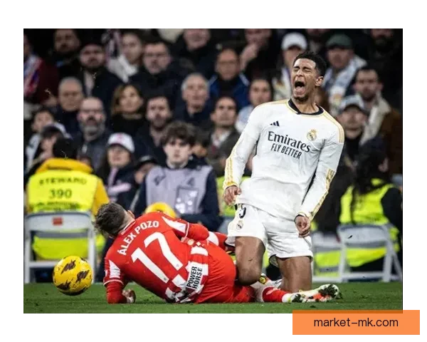 皇马后卫卡瓦哈尔对阵比利亚雷亚尔时不幸十字韧带重伤